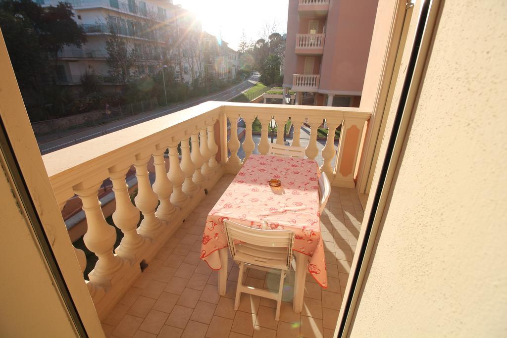 Appartamento Geranei Arma di Taggia Exterior photo