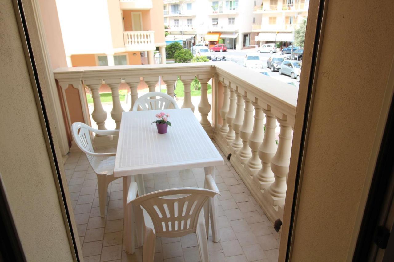 Appartamento Geranei Arma di Taggia Exterior photo